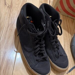 Brown Nike blazers -Top Men's Sneakers with Gum Sole